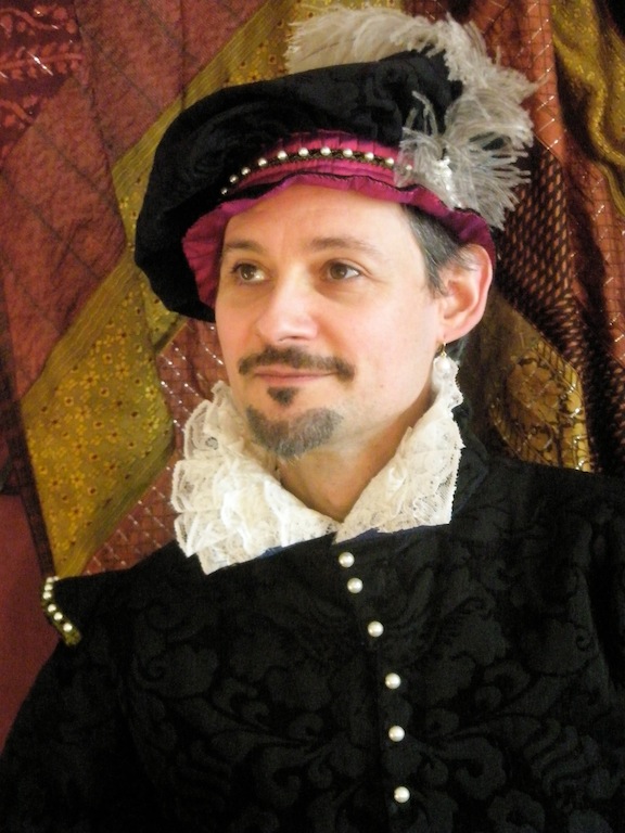 Thierry Péteau en costume Henri III